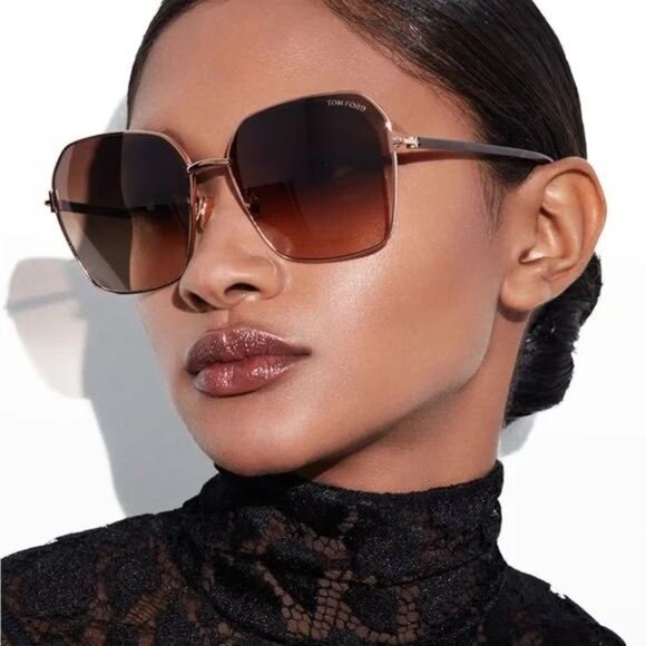 Tom Ford CLAUDIA-02 Women Sunglasses Gold Brown Gradient Square FT0839 52F NEW